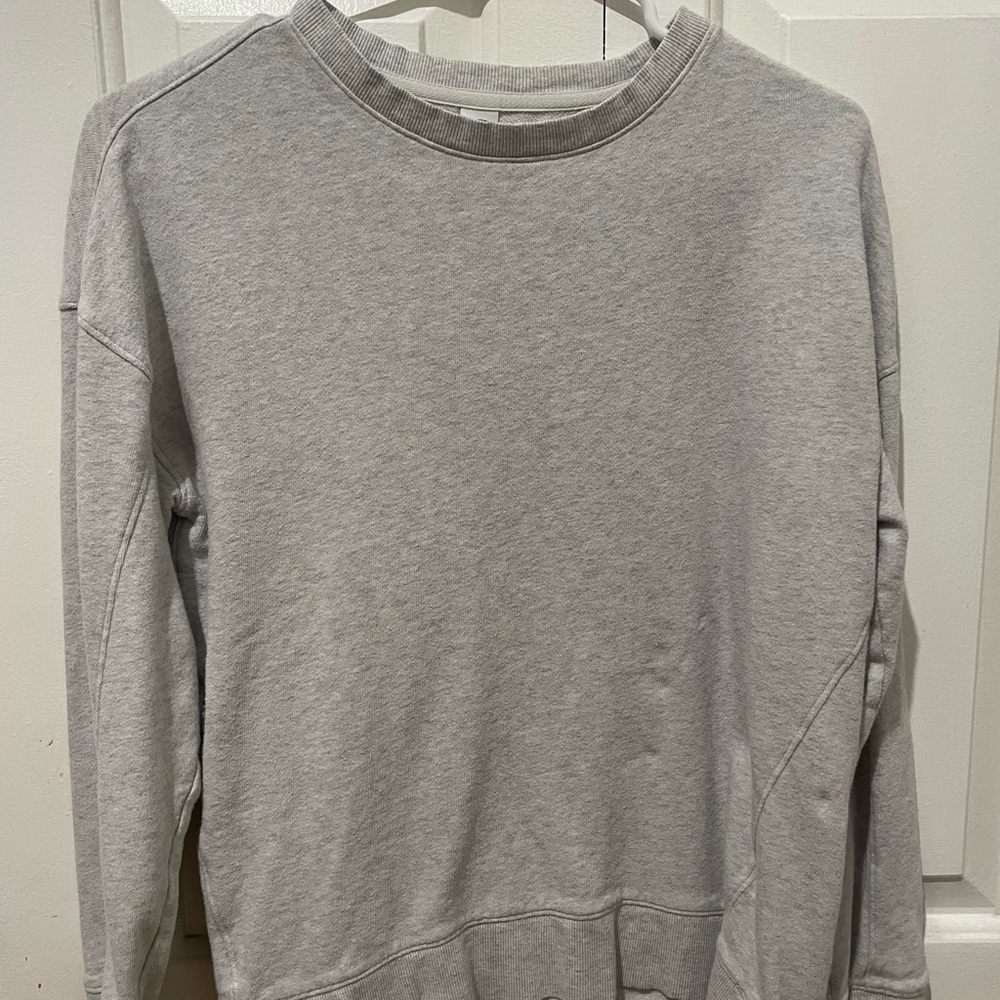 Old Navy Light Gray Crewneck Top